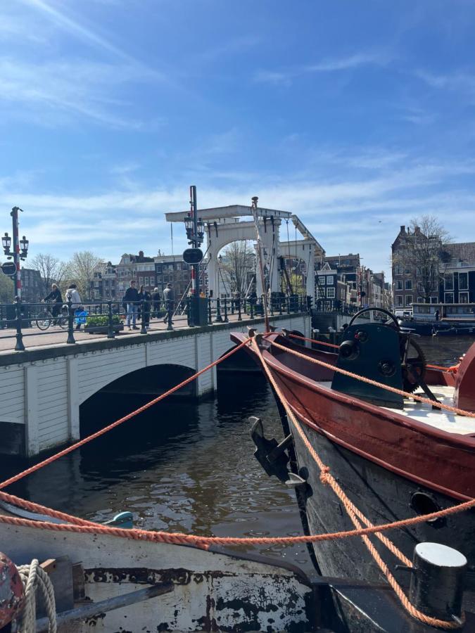 Skinny Bridge Houseboat Amstel View 암스테르담 외부 사진